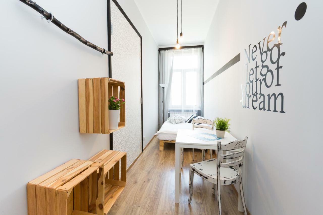 Dot Hostel - Pokoje I Noclegi W Centrum Белско-Бяла Екстериор снимка