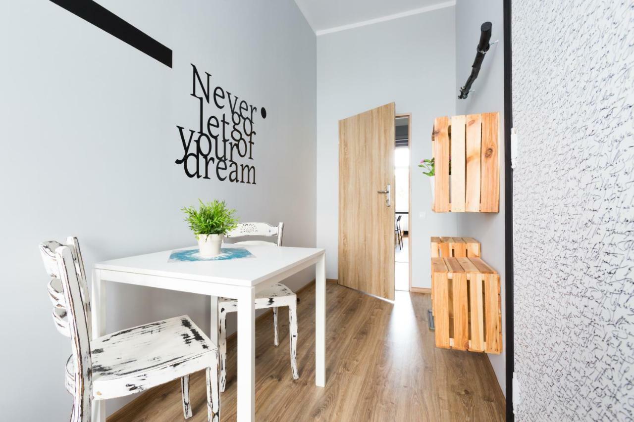 Dot Hostel - Pokoje I Noclegi W Centrum Белско-Бяла Екстериор снимка