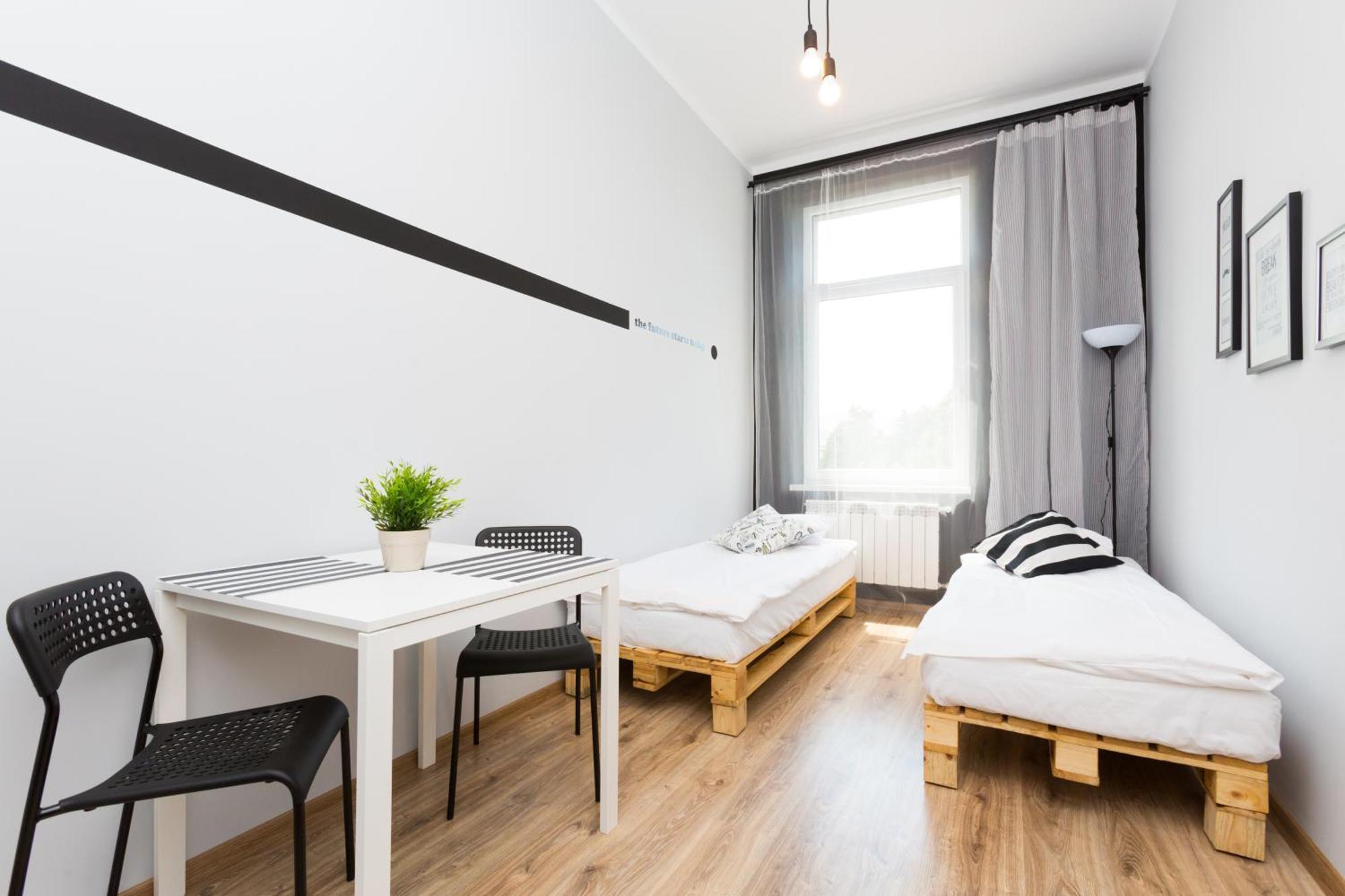 Dot Hostel - Pokoje I Noclegi W Centrum Белско-Бяла Екстериор снимка