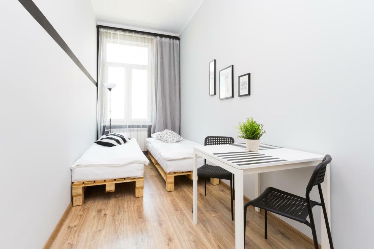 Dot Hostel - Pokoje I Noclegi W Centrum Белско-Бяла Екстериор снимка