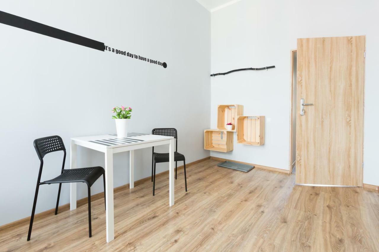 Dot Hostel - Pokoje I Noclegi W Centrum Белско-Бяла Екстериор снимка